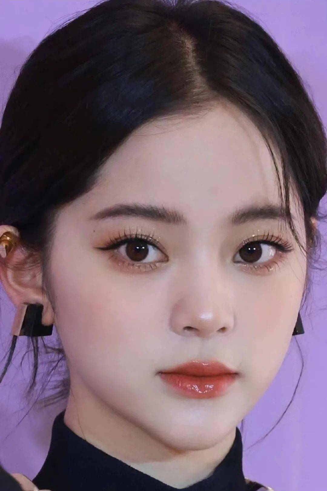 惨状糟糕，居然真被她美到！娱乐圈竟然有人靠“化妆”扭转黑惨状！