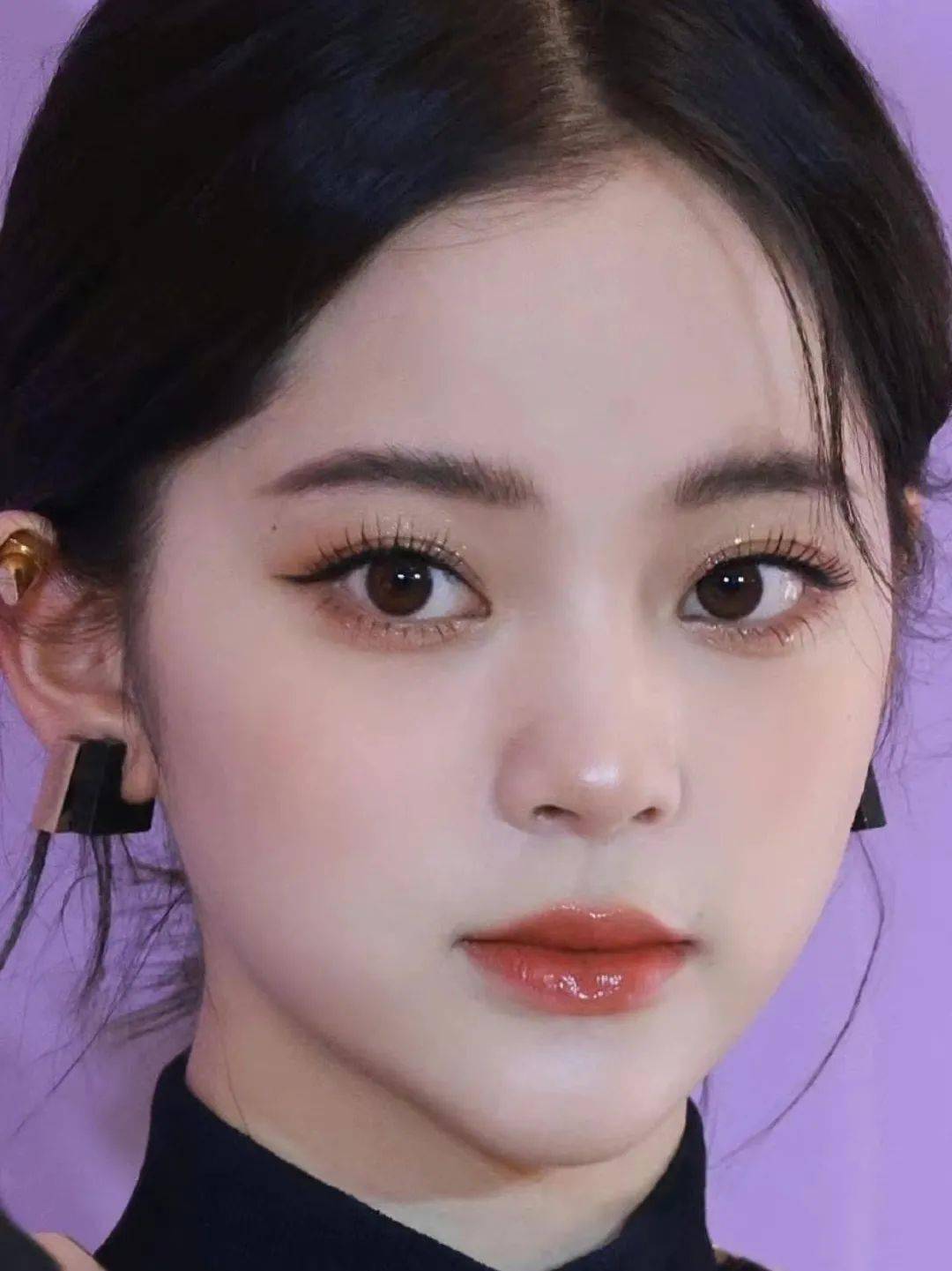惨状糟糕，居然真被她美到！娱乐圈竟然有人靠“化妆”扭转黑惨状！