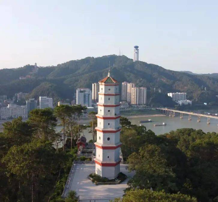 国庆去哪儿玩 | 梧州三日游,2条路线随你选,梧州山水尽收眼底