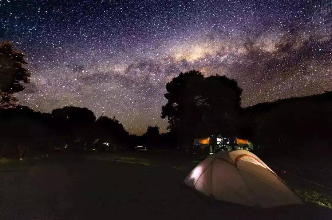 欢度国庆凤湖绿茵栈桥星光帐篷趴来咯