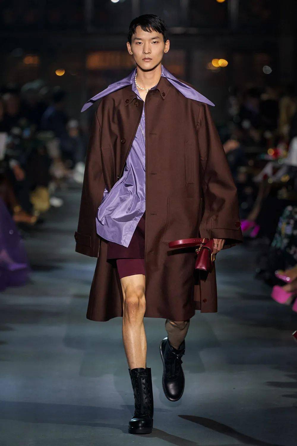 廓形 Valentino 2022 春季系列发布，刺绣、蕾丝、印花…… 尽显高级！