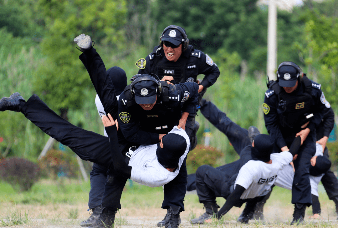 南京特警支队赵勤图片