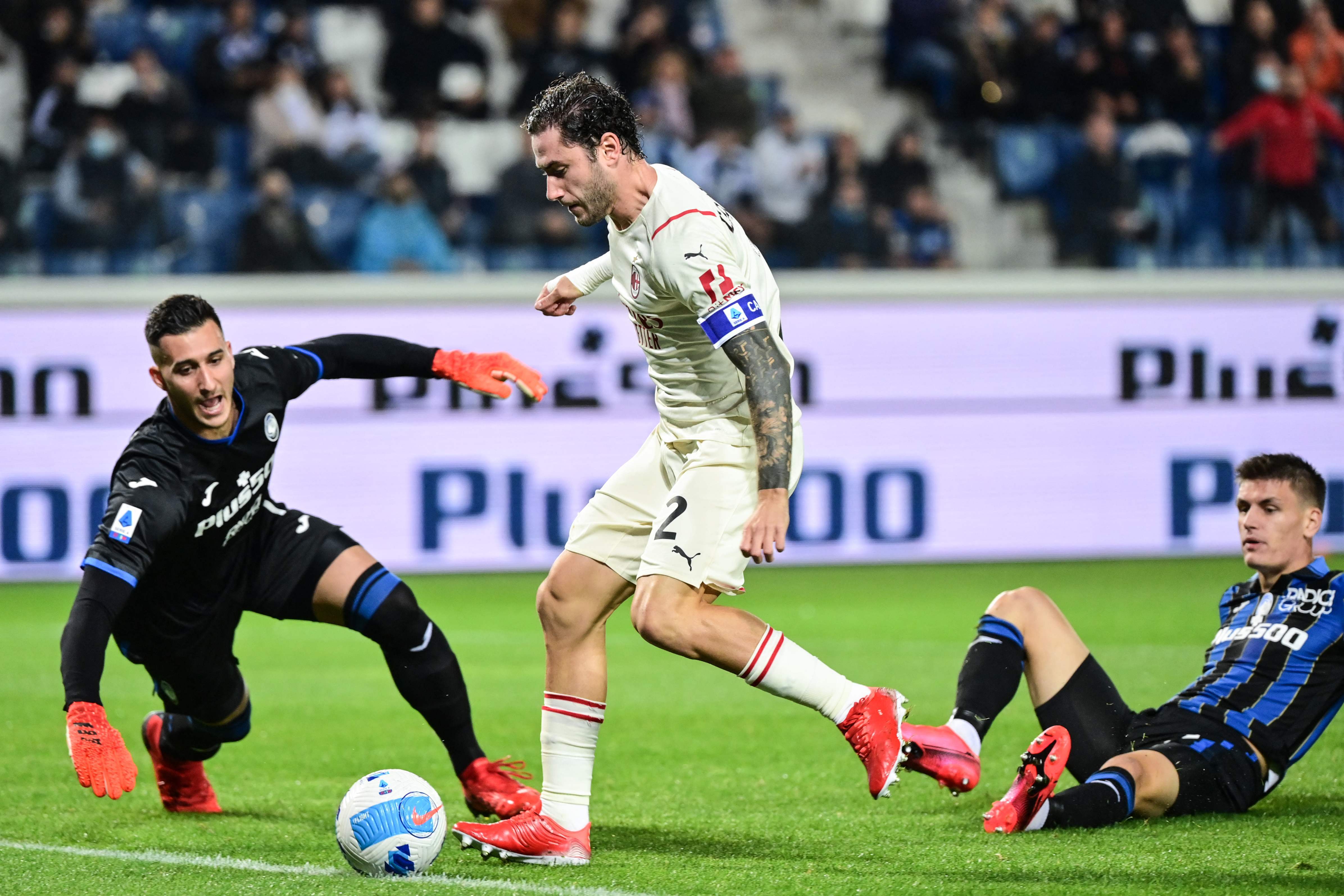 足球意甲米兰胜亚特兰大