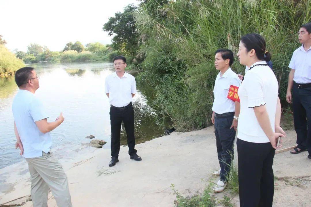 10月5日下午,都安瑶族自治县县委副书记,县长黄瑞吉督导检查防溺水