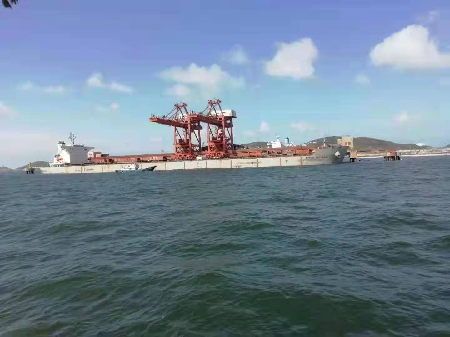 绿华山锚地减载平台恢复运营靠泊今年首艘外轮