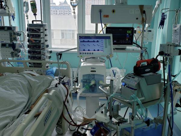 医学科|哈医大一院成功救治一名感染鹦鹉热患者