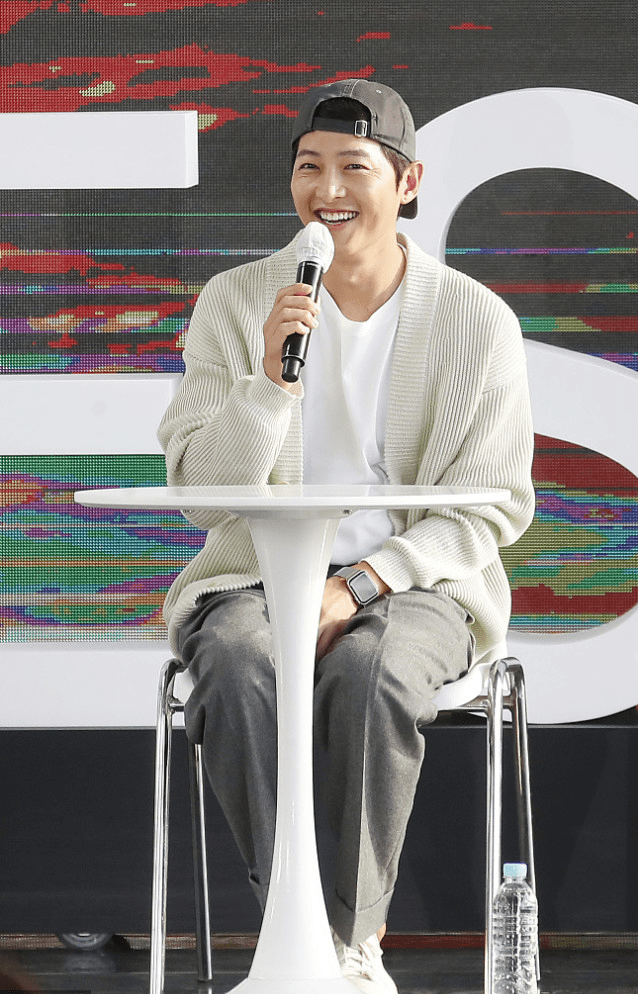 宋仲基的穿搭活力满满一点看不出是结过婚的人穿搭很减龄