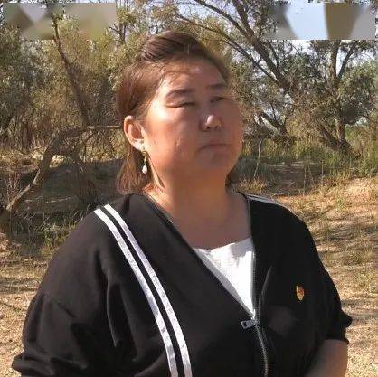 乌苏荣贵嘎查:"铁姑娘"再聚首传承红色奋斗精神