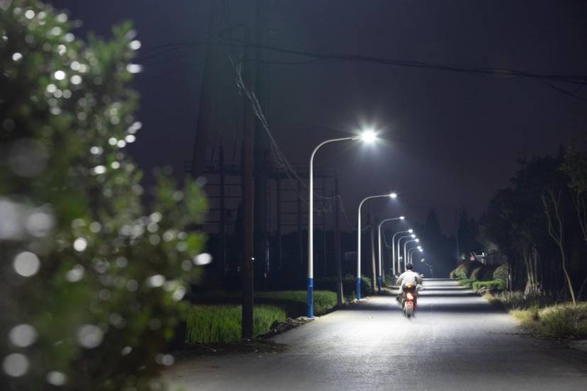 照亮每一条乡间小道 松江石湖荡新增356盏路灯推进全域"扫盲"