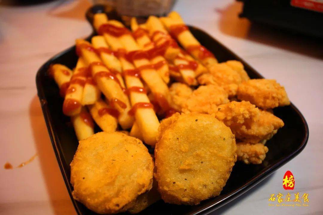 鸡米花,麦乐鸡,薯条于高温难舍难分的拥抱