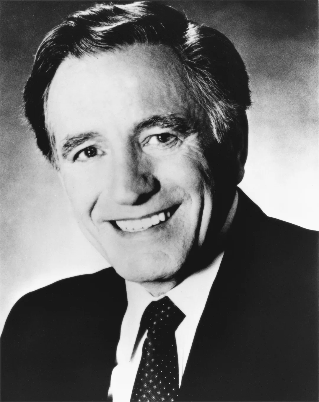 芮翰全网跟风的“雅诗兰黛高级脸”究竟长什么样？