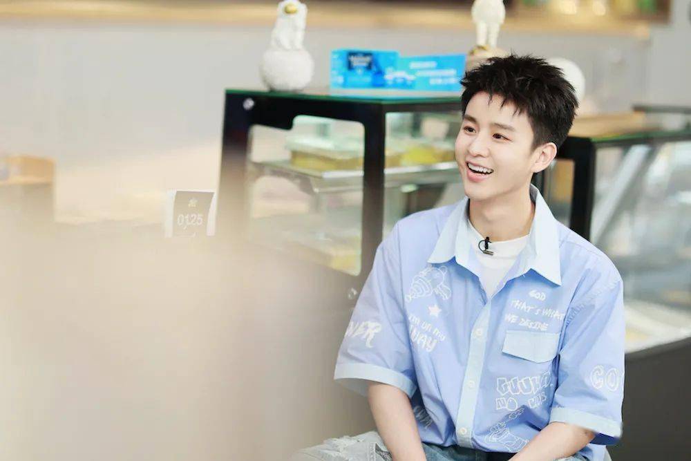 节目中,徐浩还透露将改变造型,剃光头挑战高难度的历史题材角色.