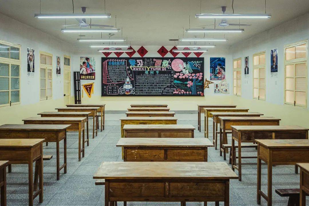 老西安样貌复刻还原在现在与过去的时空交错中"怀旧"文化淋漓尽致地