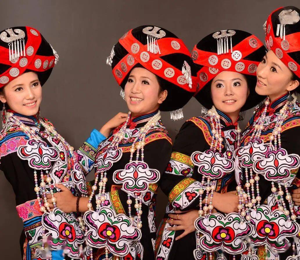 板底彝乡的索玛花开了李海云从原生态歌手到扶贫干部