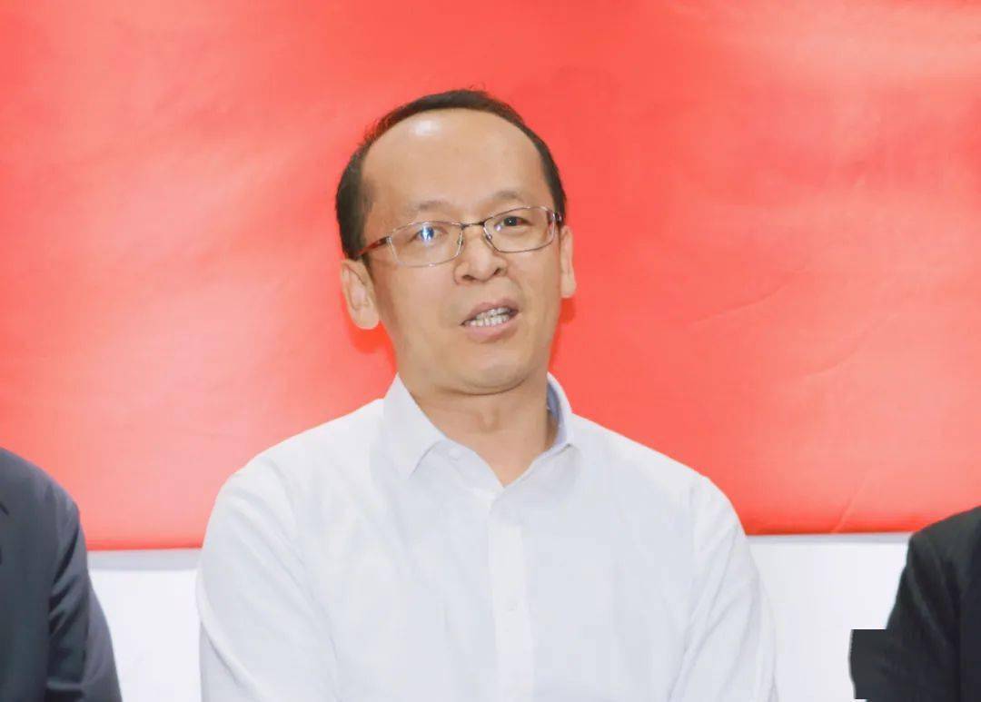 西宁市人民政府副市长肖向东,西宁市商务局副局长龙锡洲,西宁市驻武汉