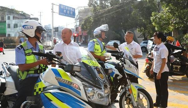 劳动者|贵定农商银行:每月为户外劳动者赠送一次爱心早餐