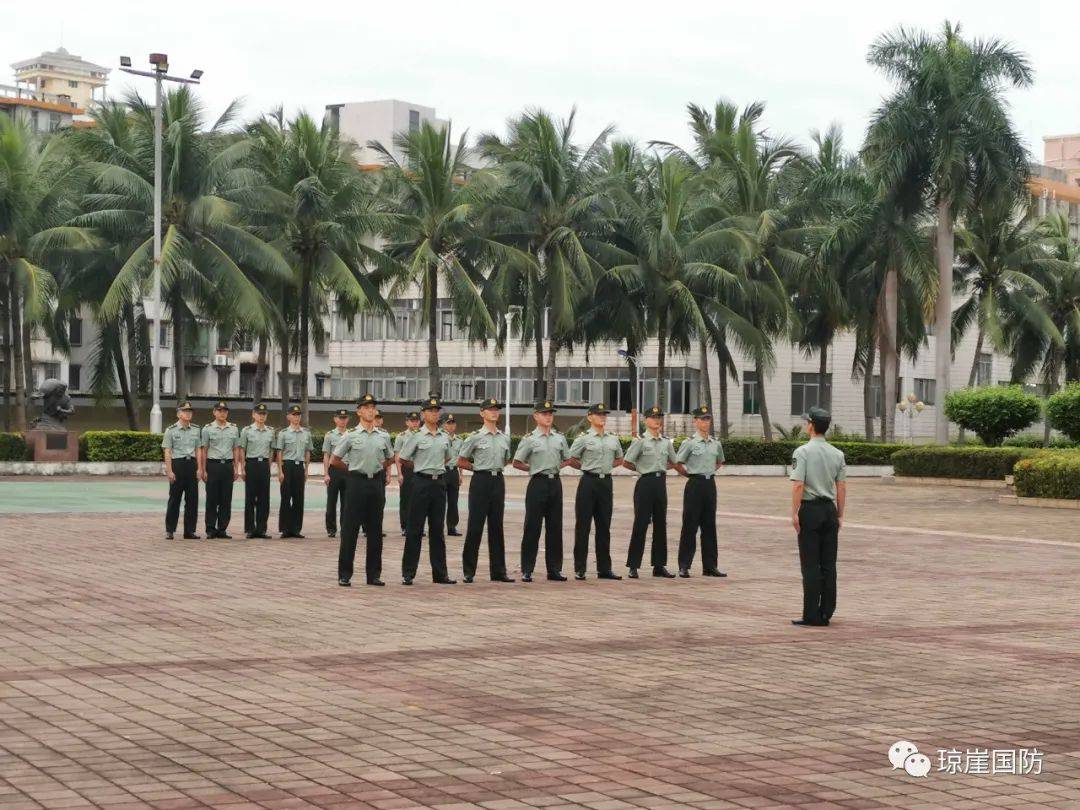 海南省军区直属队队列会操验成效以训促管强作风