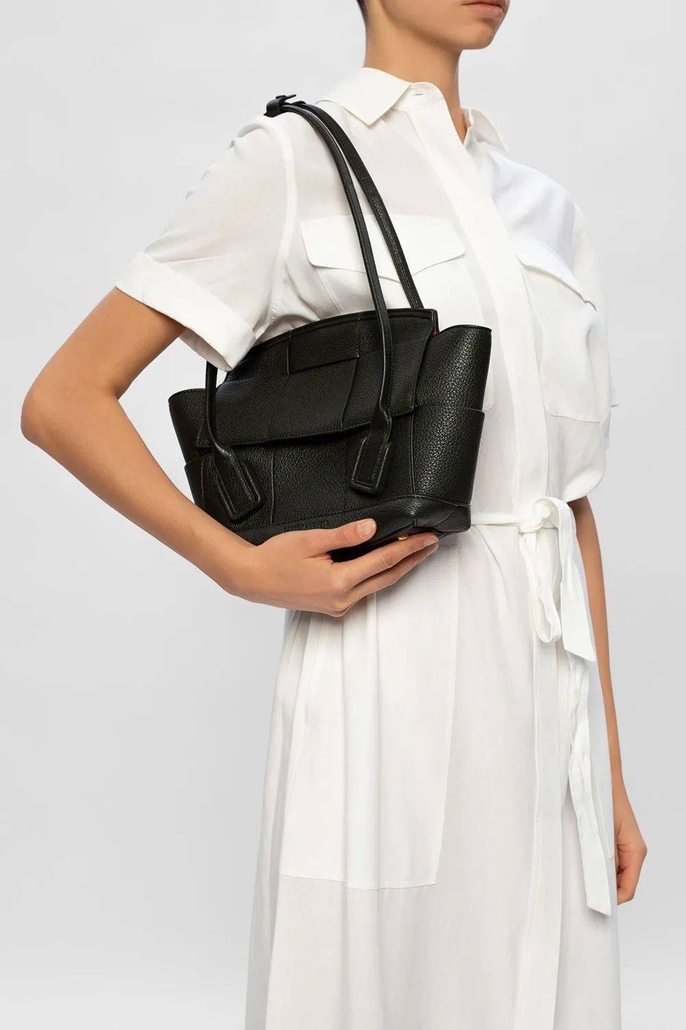 系列女星都在背的腋下包，买这 4 款准没错