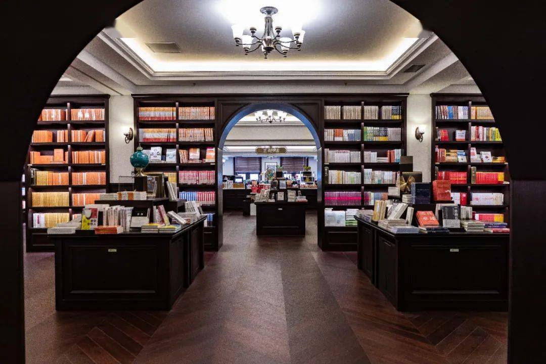 13年再回原址,这是你记忆中的钟楼书店吗?_西安人