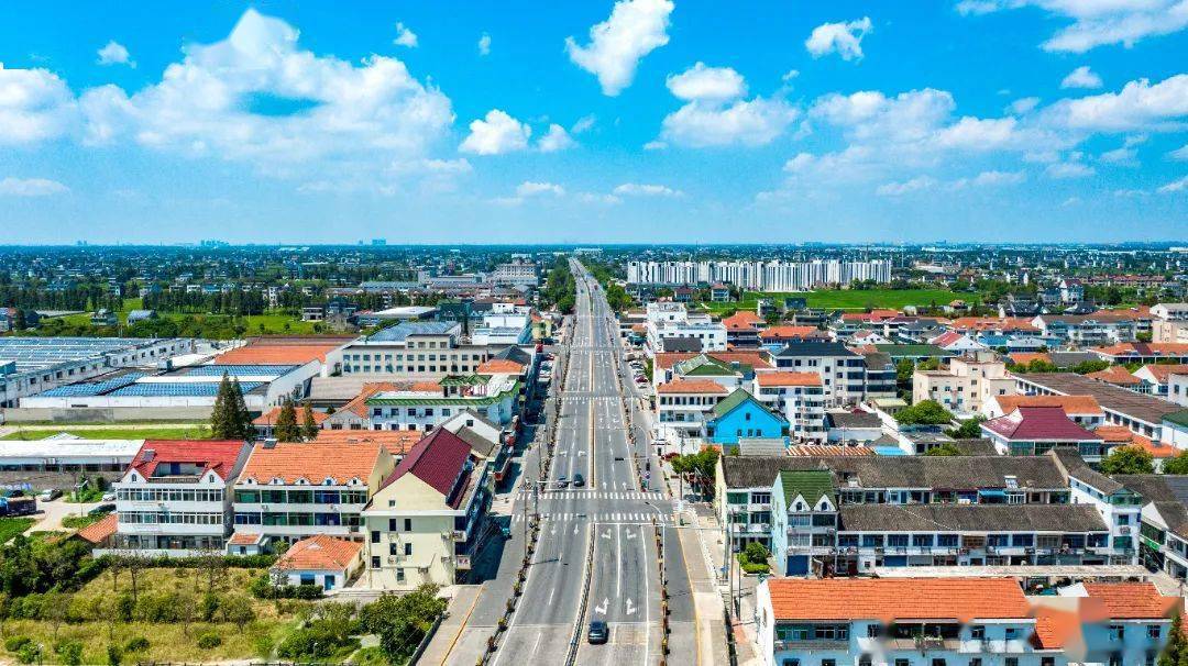 优生活品质建美丽城镇促城乡融合全面开启共同富裕典范镇