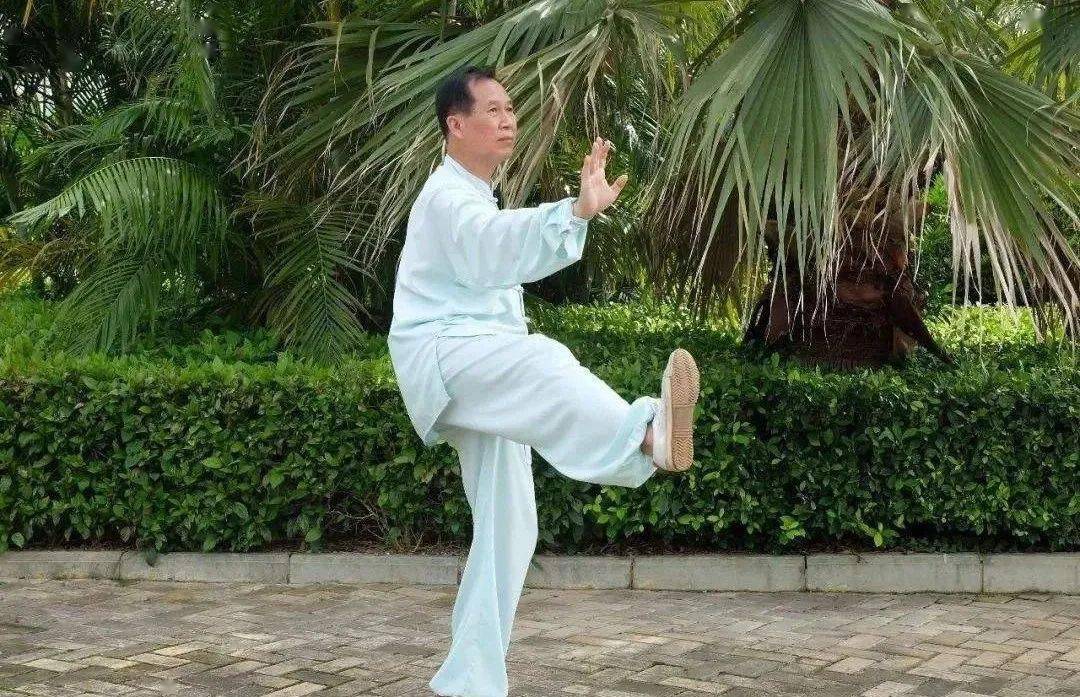 杨式太极拳腿功练习方法