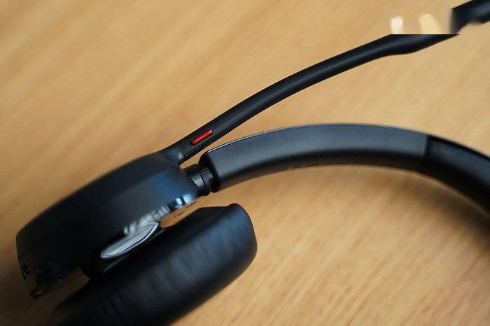 定位办公需求，Poly Voyager 4300 UC无线蓝牙耳机体验