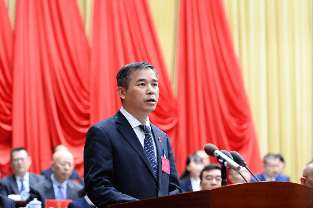 肖庆华当选沙坪坝区人民政府区长