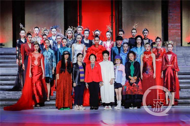 夜会 一场非遗与时尚的夜会 融合之美惊艳山城