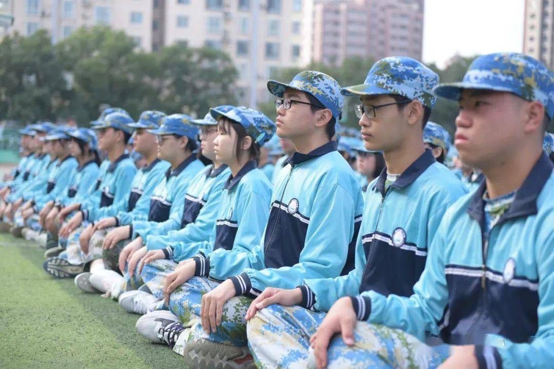 八中61快讯淬火百年红船梦笃行军魂求报国邢台八中隆重举行2021级