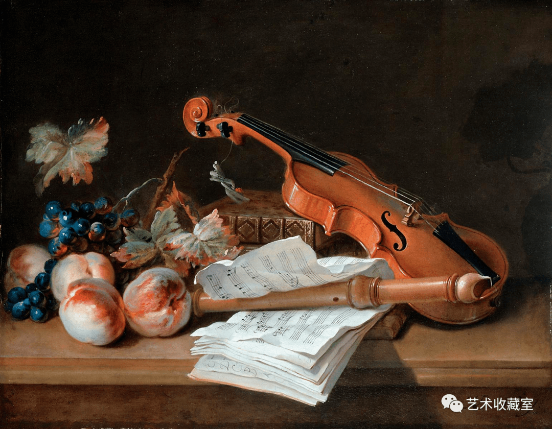静物与小提琴,录音机,书籍,桌上的乐谱,桃子和葡萄的组合静物与野兔