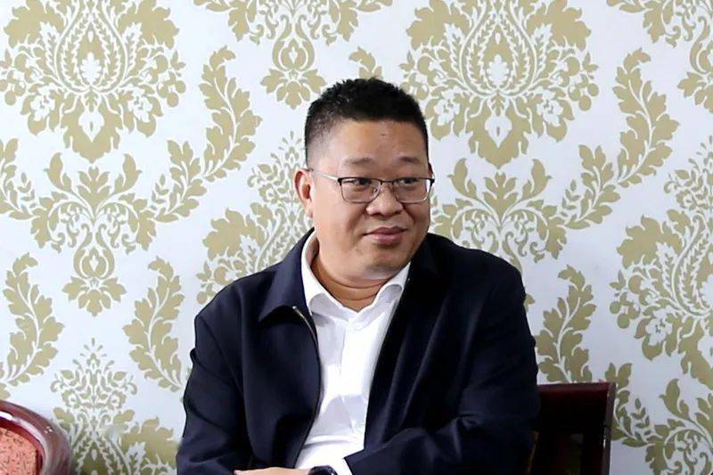 大邑法院召开重阳节离退休老干部座谈会_谌辉