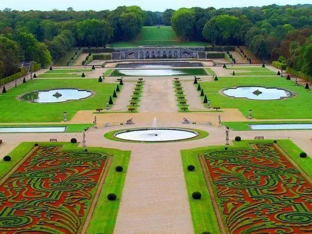 从凡尔赛看法国古典园林