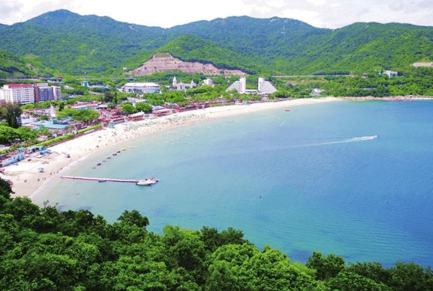 小梅沙是深圳最早的一片旅游沙滩深圳人必然会想到东部盐田的大