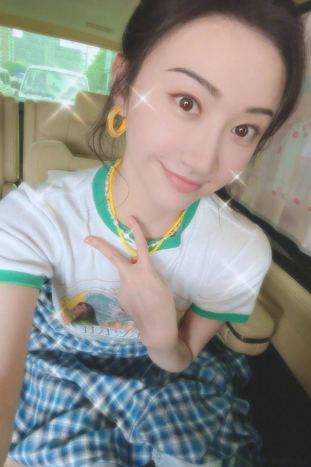 景甜凭什么景甜就是“合照杀手”？因为第一眼美女都有0感底妆