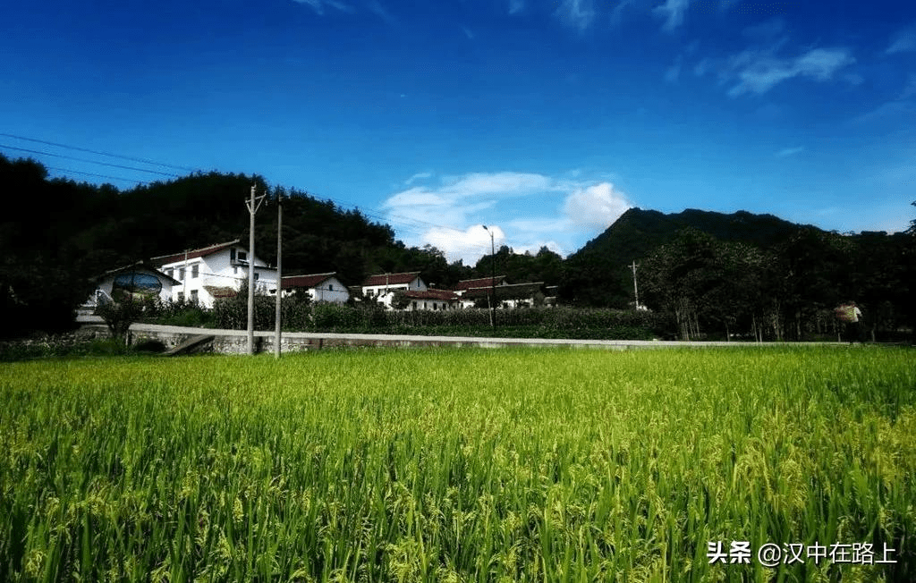 秦岭最美小镇火烧店镇