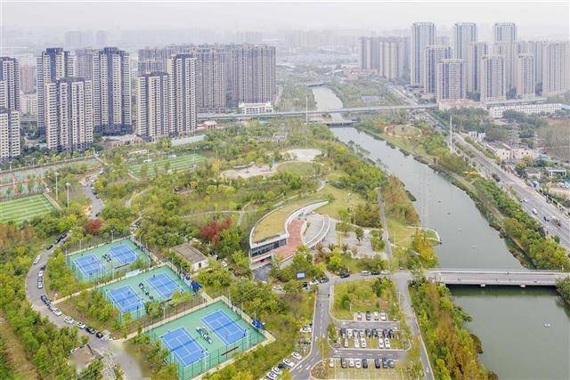 武汉巡司河水清岸绿 生态运动两相宜_公园