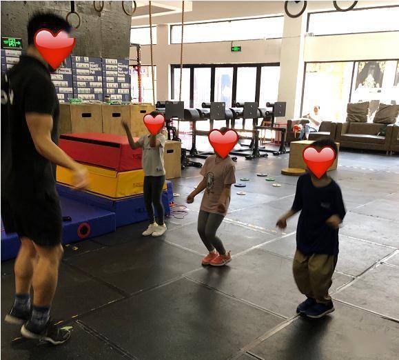 运动|23岁杭州姑娘因为裤子太短…进了医院