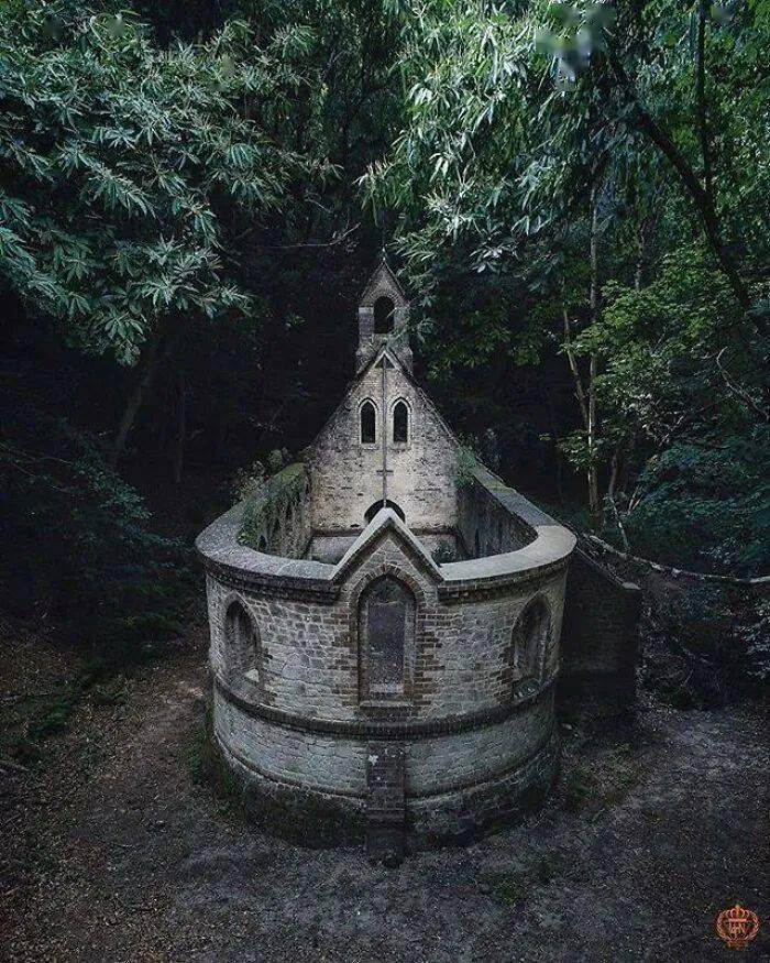 法国废弃的城堡俄罗斯废弃的城堡废弃的旋转木马波兰废弃的军用机沼泽