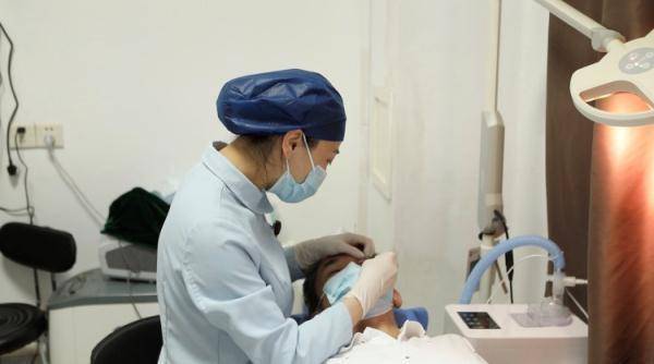 赵慧|明星直播带货，网红商品爆卖！结果竟用出病了…