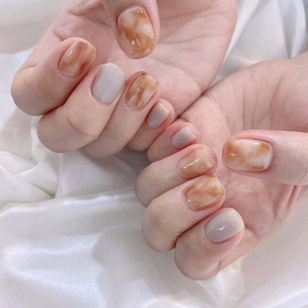姐妹被姐妹轮流夸的美甲长这样~