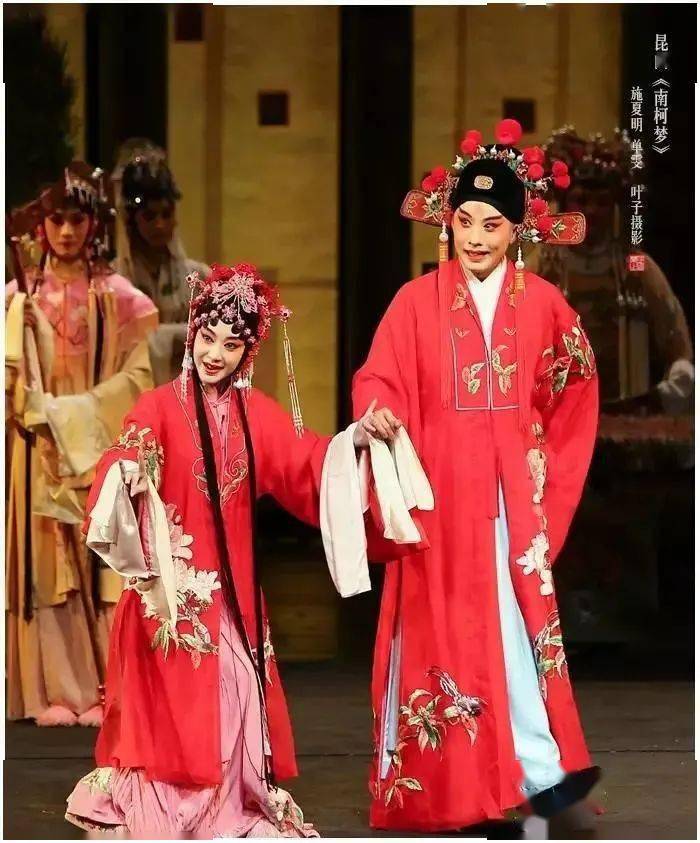 《南柯记》剧照我觉得比较不容易理解的是《南柯记》,《南柯记》的