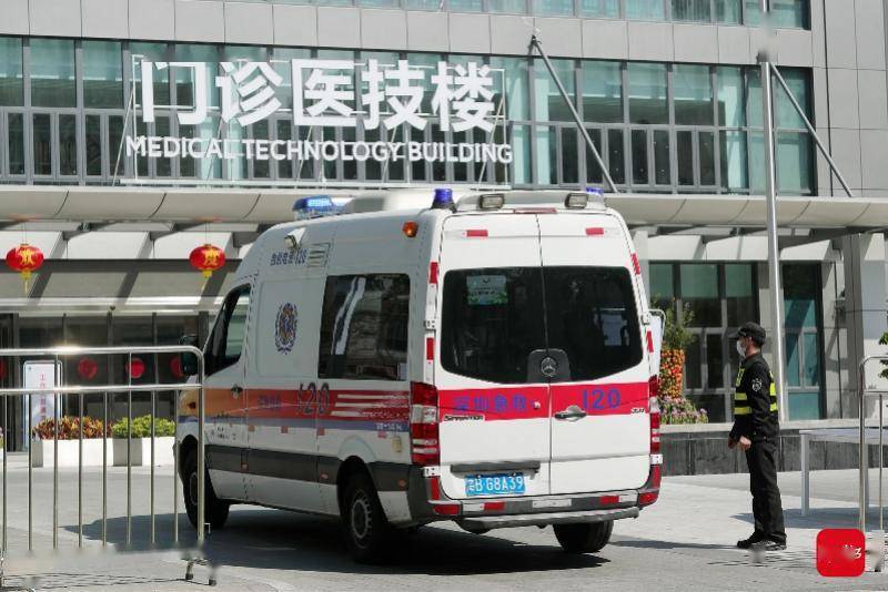 救治|候车室内突发脑卒中，五旬男子黄金窗口期内成功获救