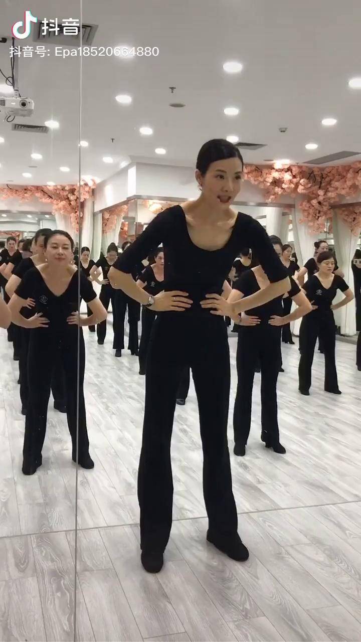 一起动起来雕塑上身线条拥有完美身材曲线赵艳萍优美形体瘦舞蹈