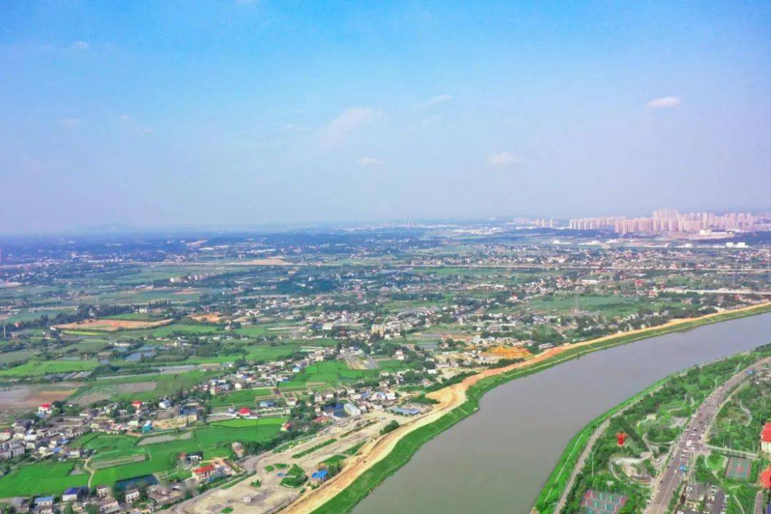 捞刀河镇位于捞刀河下游,今属长沙市开福区.