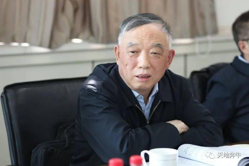 座谈会上,闫志民董事长对集团公司外部董事一行的到来表示欢迎,向各位