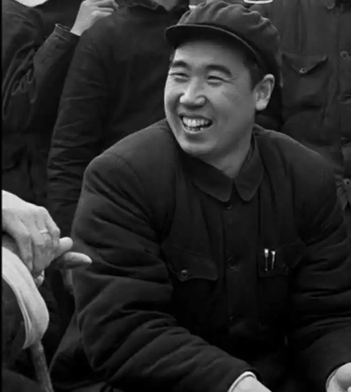 在1954年开始出现转变,这一年,26岁的杨贵来到林县任县委书记