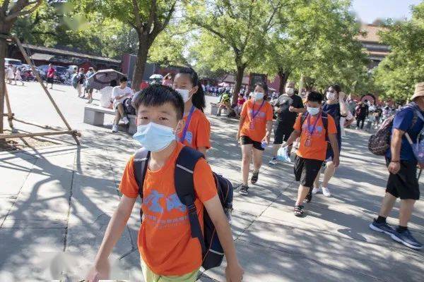 观点丨赵丽秋以推动人的全面发展促进共同富裕