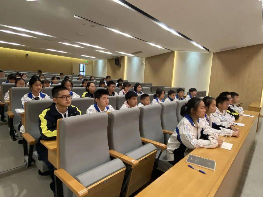 【校园动态】桐乡市现代实验学校举行2021学年第一学期团校开班仪式