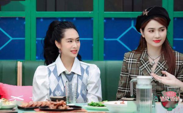 蔡少芬|《请吃饭的姐姐》魔术师神奇“读心术”震撼众人，蔡少芬表演纸牌魔术意外连连