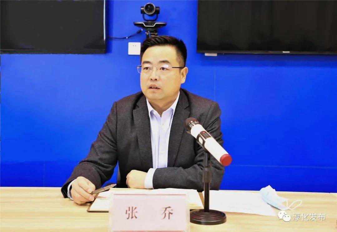 10月22日,县委副书记,代县长张乔主持召开淳化县新冠疫情防控工作推进